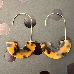 Tortoise dangle earrings